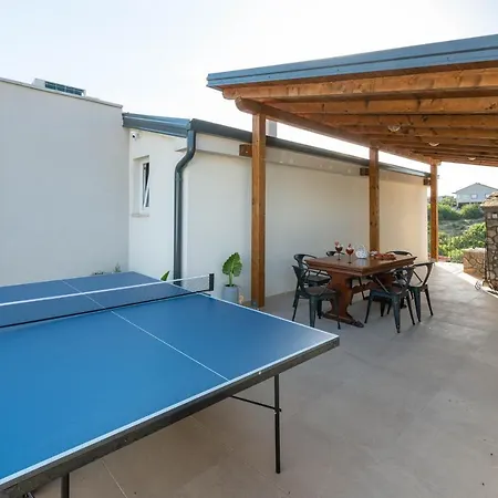 Modern Rustic Kate Benkovac