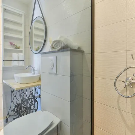 Modern Rustic Kate * Benkovac