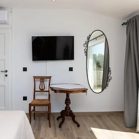 Modern Rustic Kate Villa *