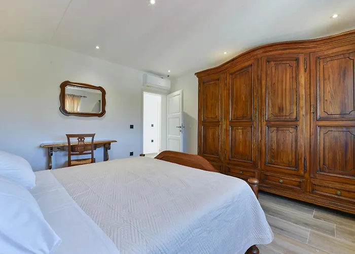 Villa Modern Rustic Kate