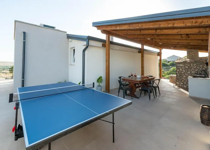 Modern Rustic Kate Benkovac