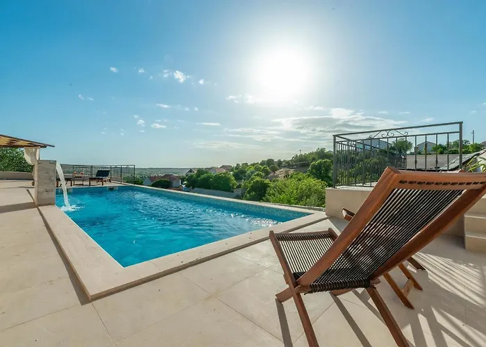 Villa Modern Rustic Kate Benkovac