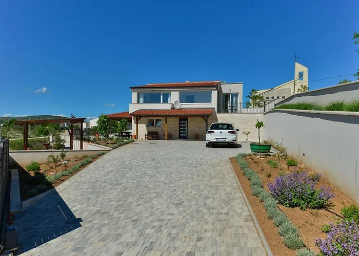 Modern Rustic Kate Villa