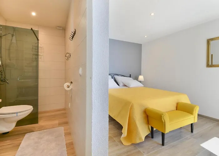 Villa Modern Rustic Kate