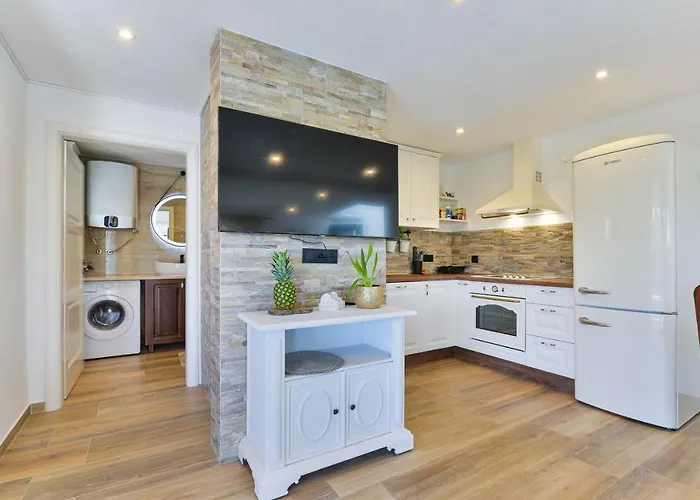 Villa Modern Rustic Kate *