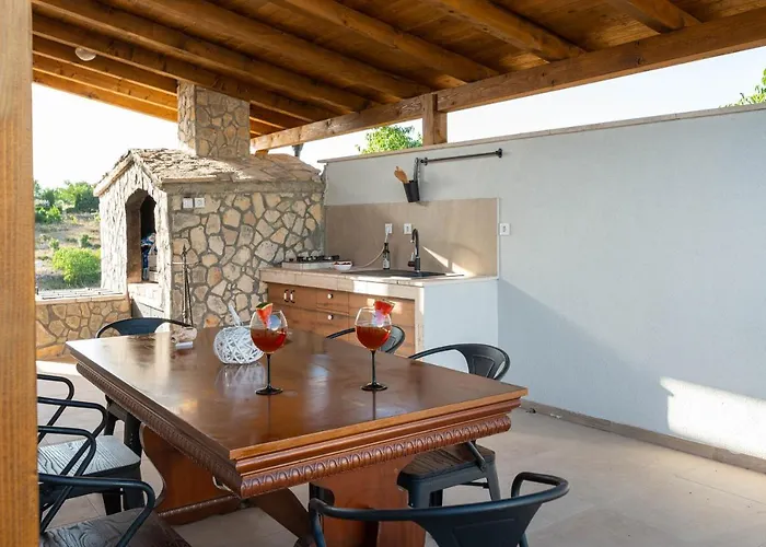 Modern Rustic Kate *