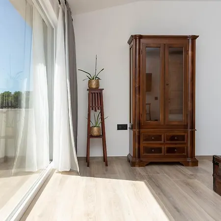 Villa Modern Rustic Kate *
