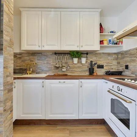 Modern Rustic Kate