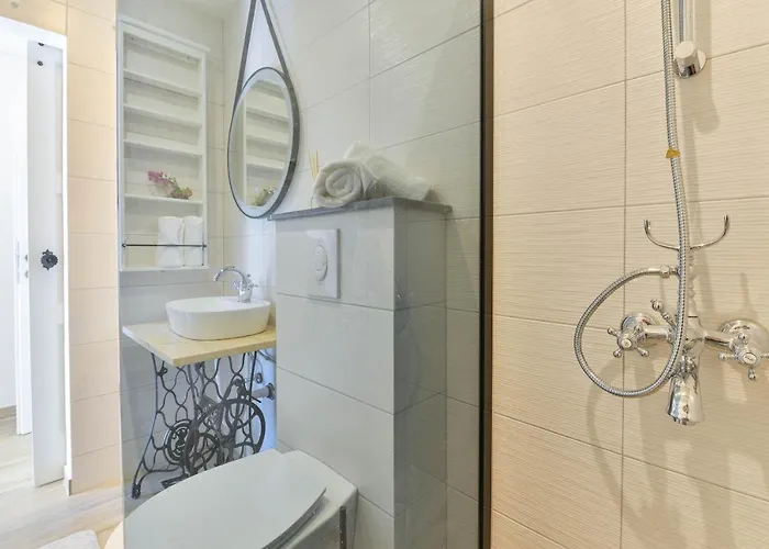 Modern Rustic Kate * Бенковац