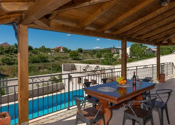 Modern Rustic Kate Вилла *