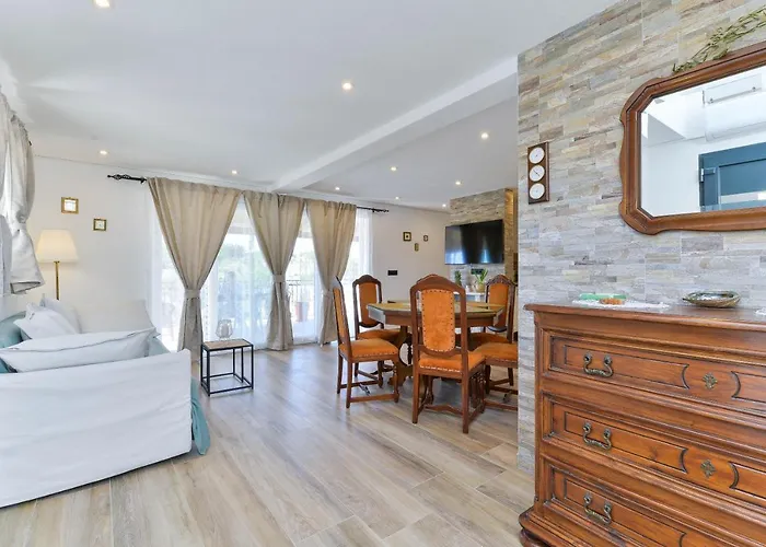 Modern Rustic Kate Вилла Бенковац